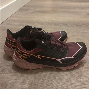 Salomon Women's Thundercross trail running Nocturne/Black/papaya 9.5 used